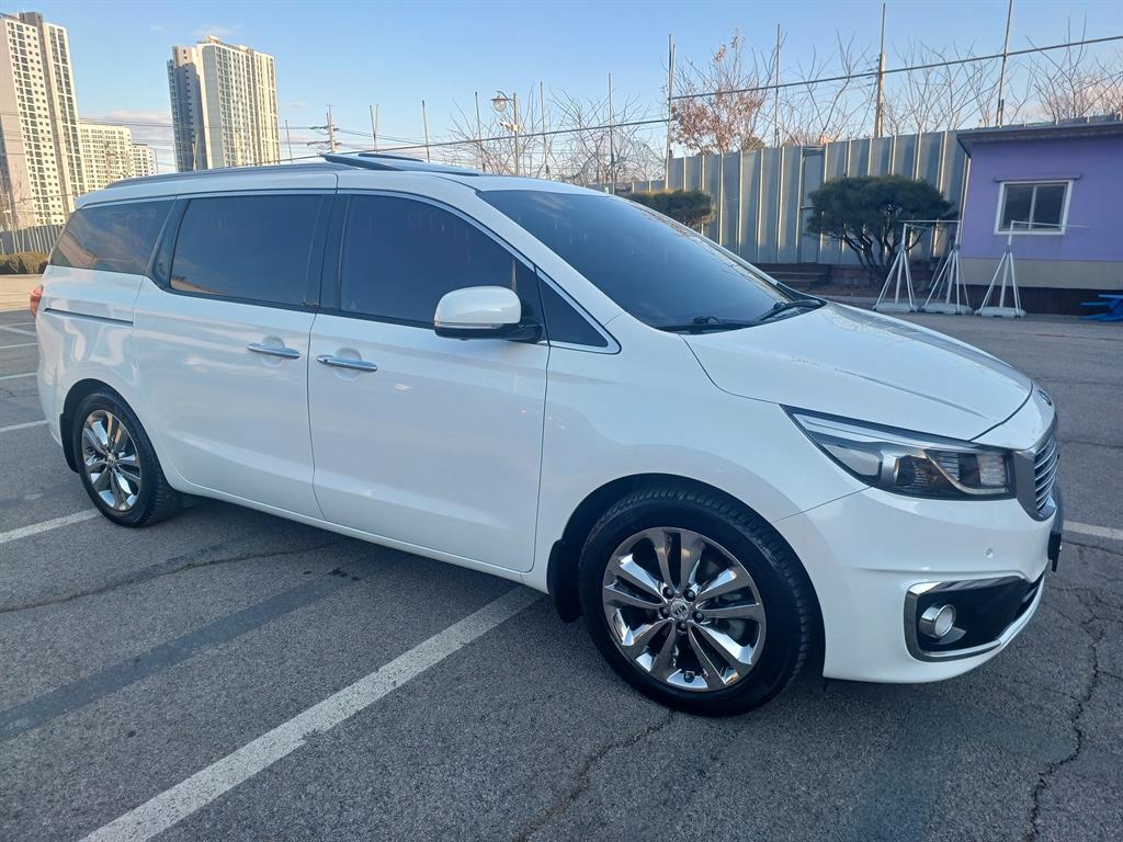 KIA Carnival - Vista 4