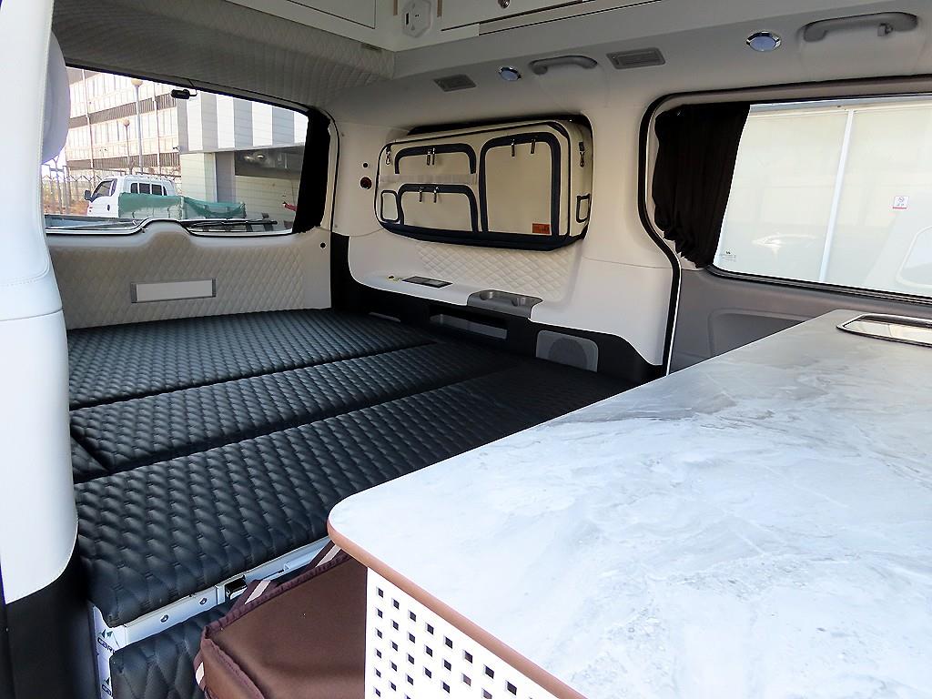 HYUNDAI Starex - Vista 7