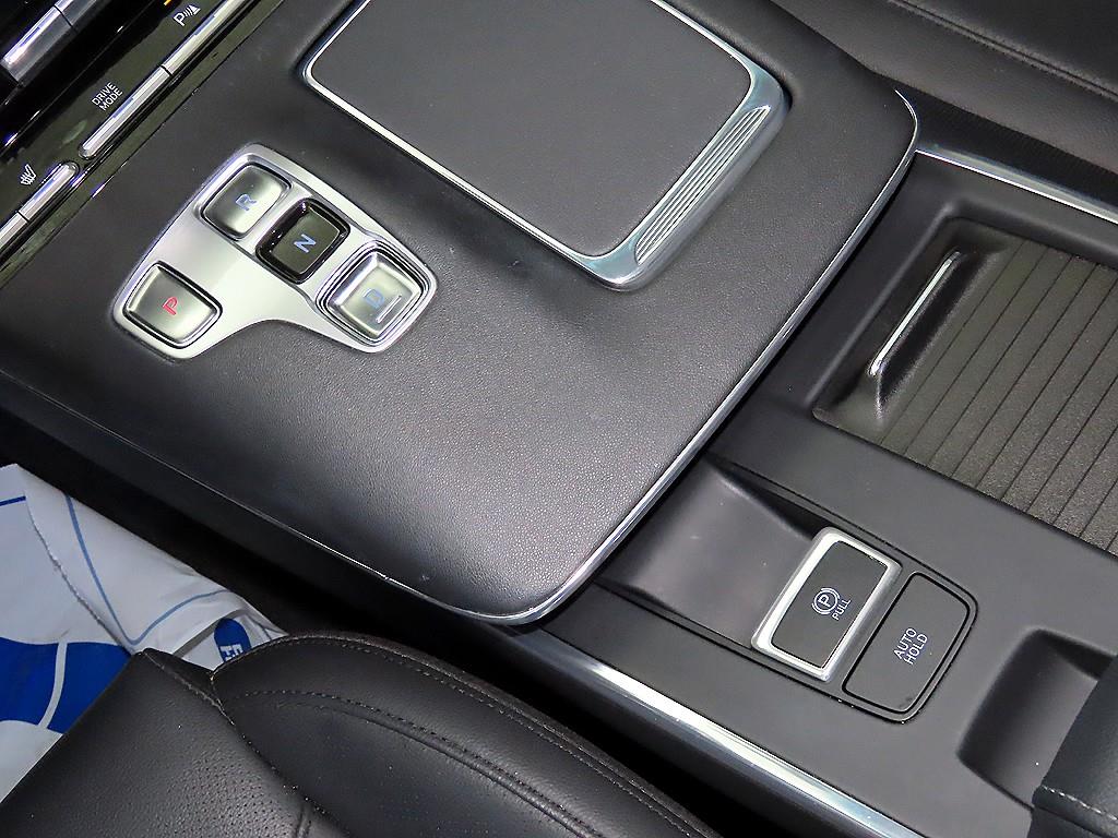 HYUNDAI Grandeur - Vista 12