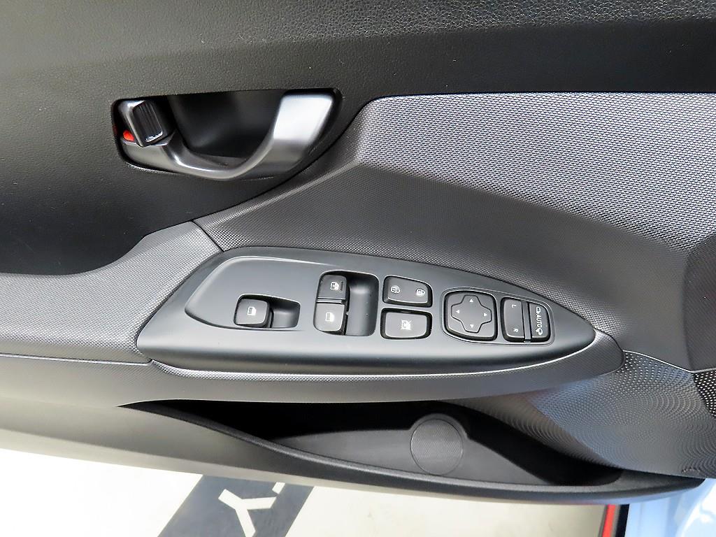 HYUNDAI Veloster - Vista 11