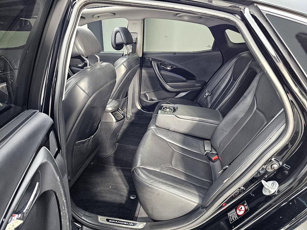 HYUNDAI Grandeur - Vista 9