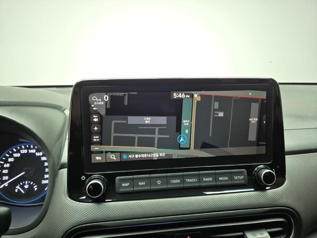 HYUNDAI Kona - Vista 10