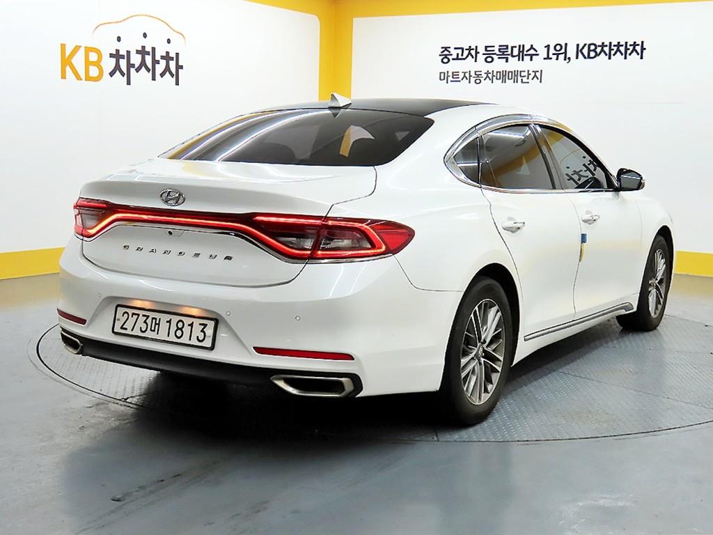 HYUNDAI Grandeur - Vista 4