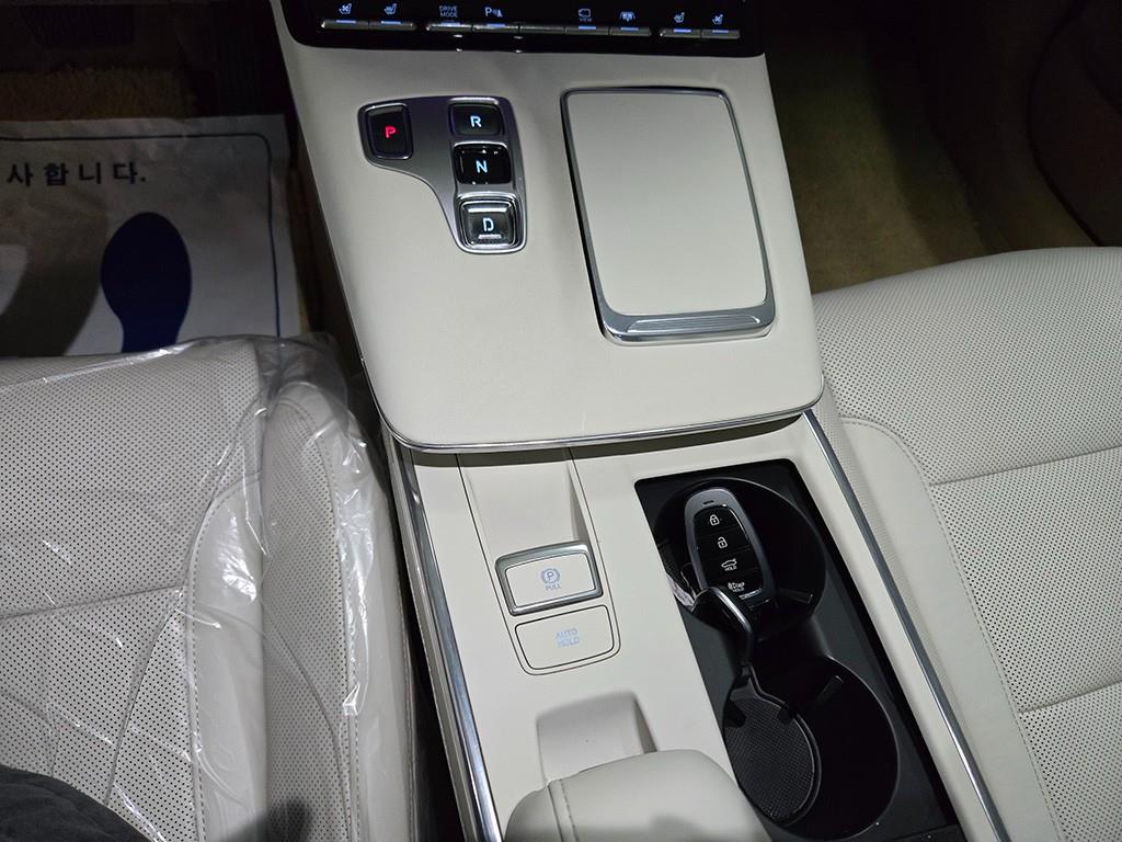 HYUNDAI Grandeur - Vista 11