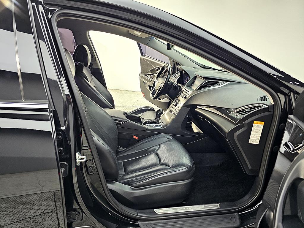 HYUNDAI Grandeur - Vista 11