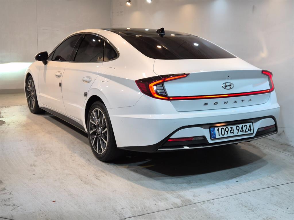 HYUNDAI Sonata - Vista 4