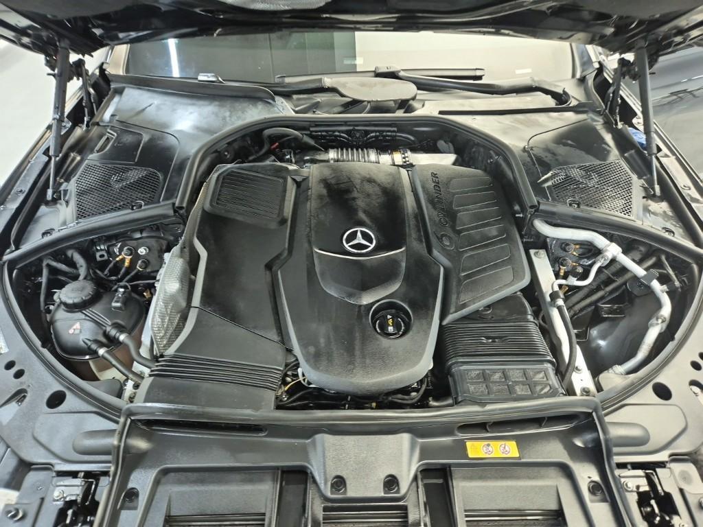 Mercedes Benz S Class - Vista 5