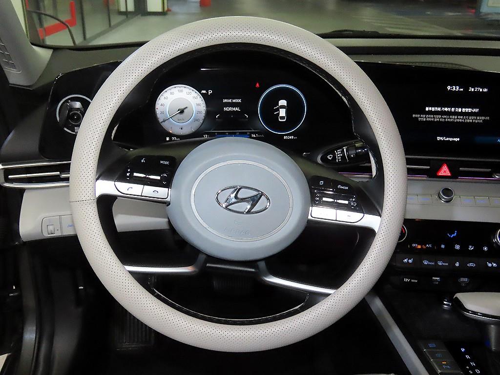 HYUNDAI Avante - Vista 8