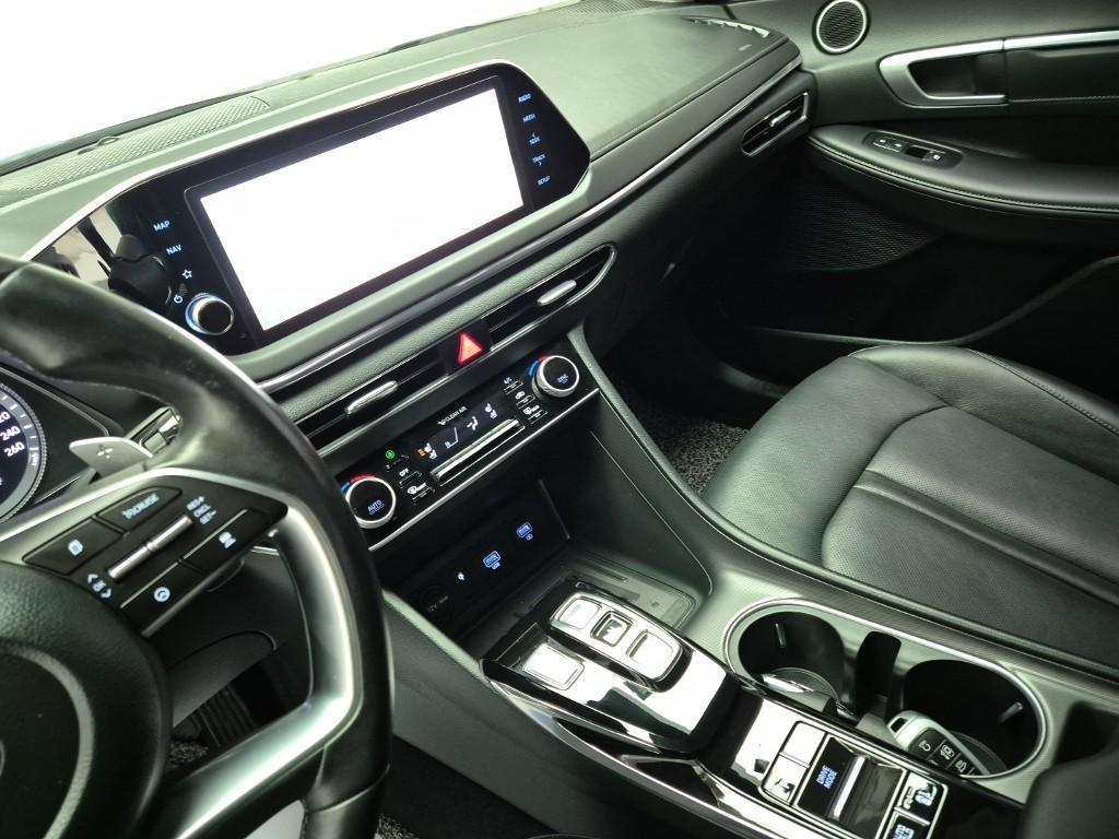 HYUNDAI Sonata - Vista 9