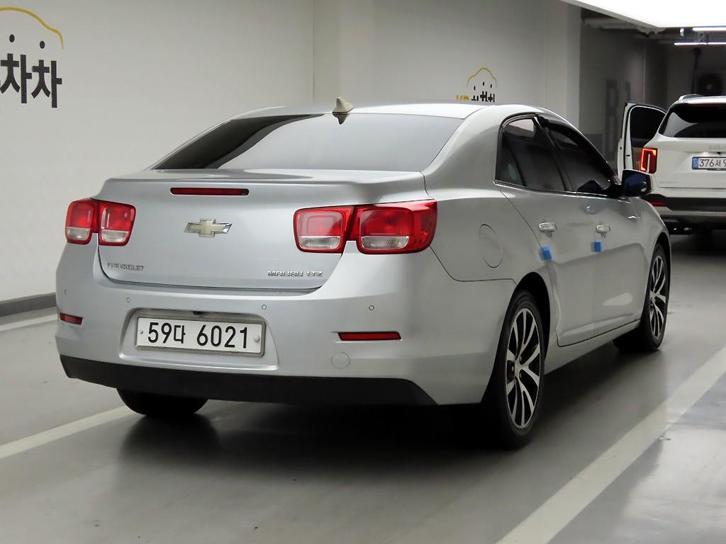 Chevrolet Malibu - Vista 3