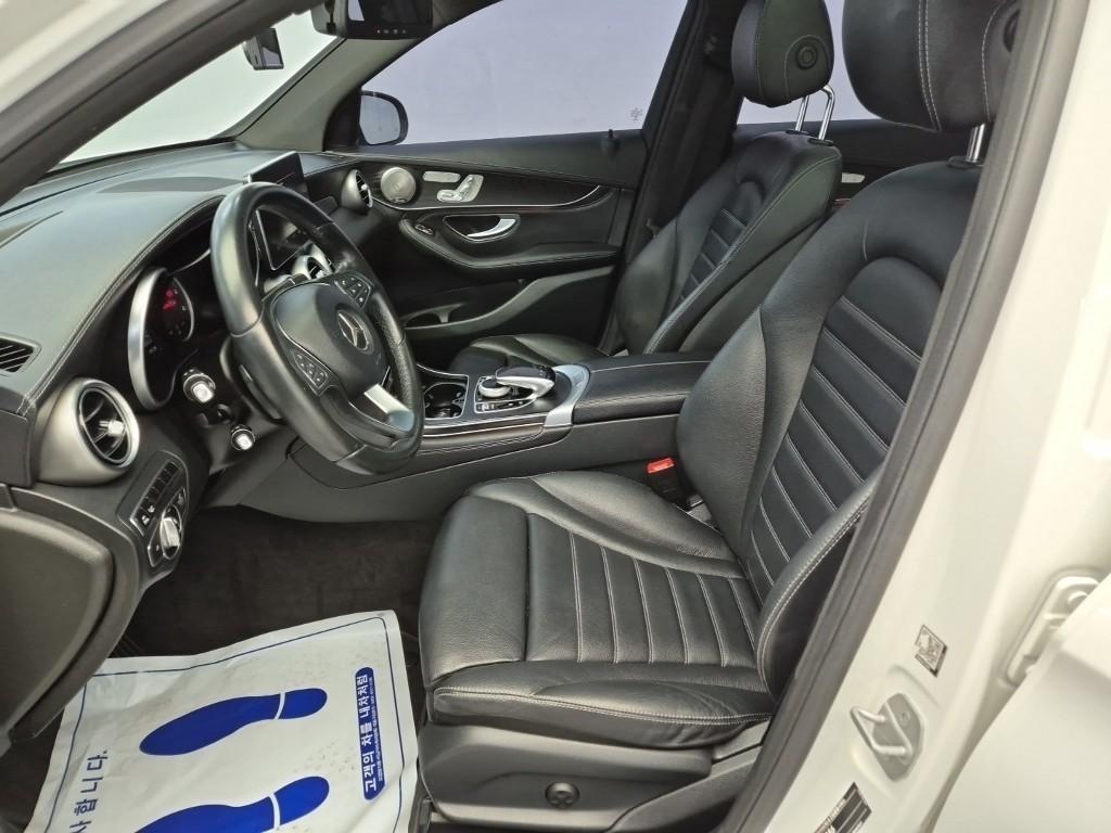 Mercedes Benz GLC Class - Vista 8