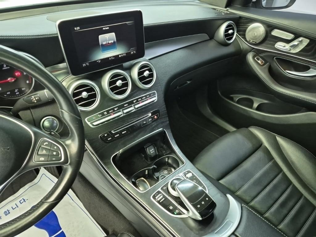 Mercedes Benz GLC Class - Vista 10