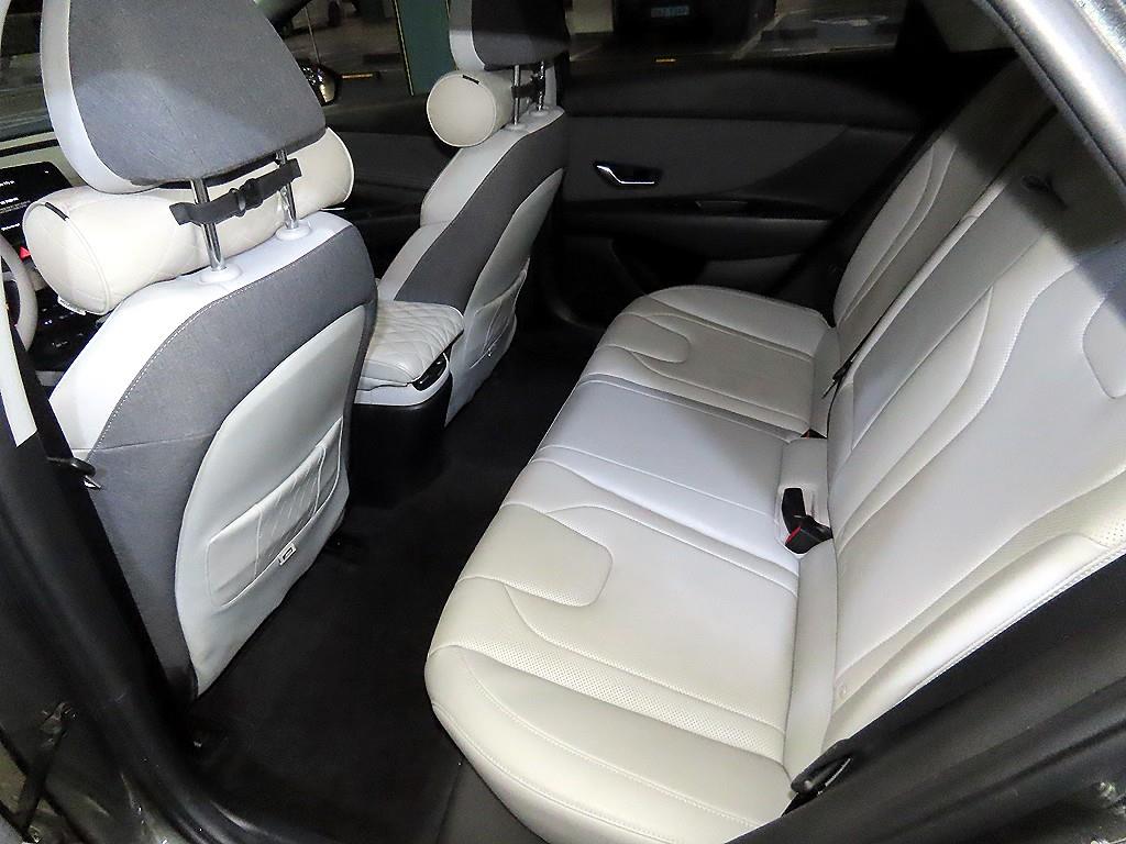 HYUNDAI Avante - Vista 7