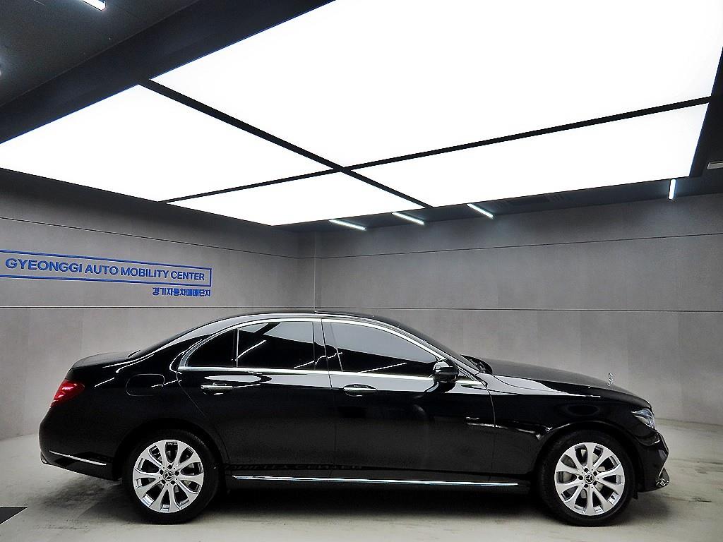 Mercedes Benz E class - Vista 2