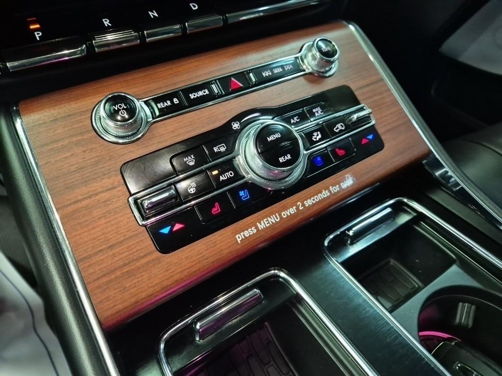 Lincoln Aviator - Vista 10