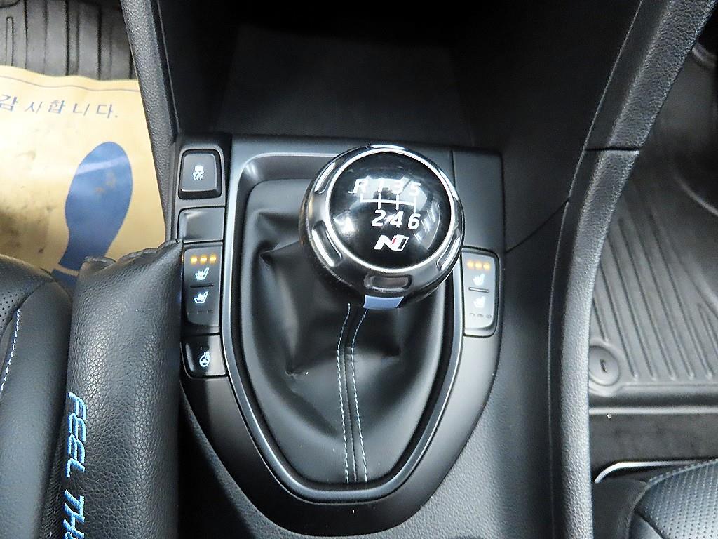 HYUNDAI Veloster - Vista 10