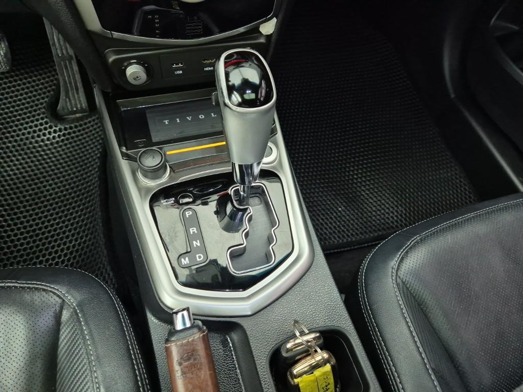 Ssangyong Tivoli - Vista 8