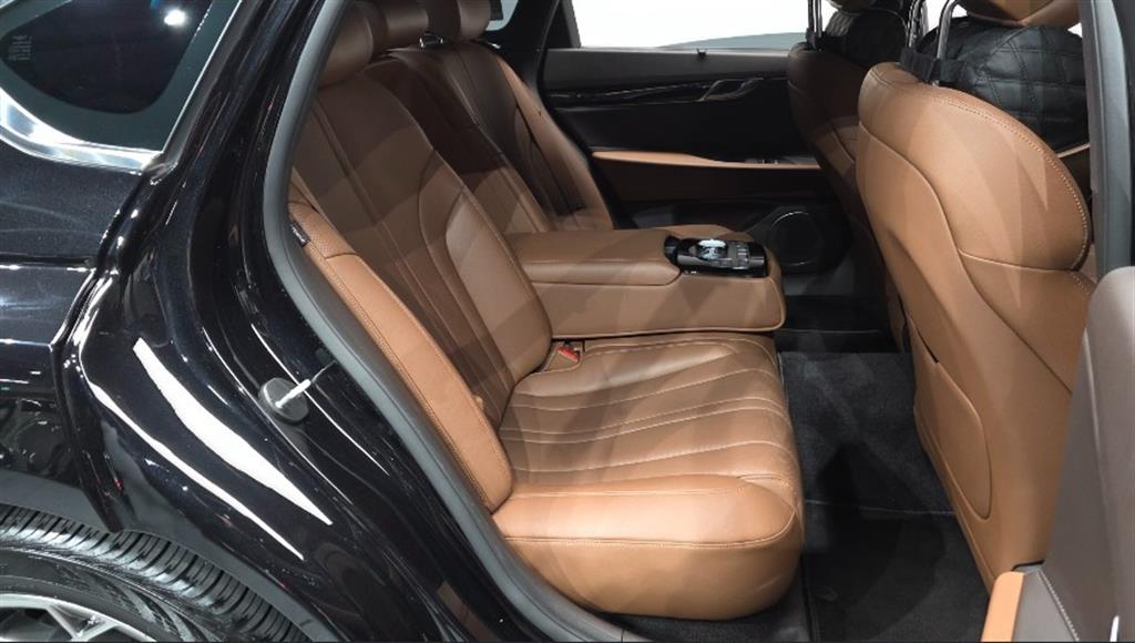 Genesis G80 - Vista 10