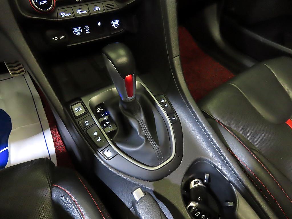 HYUNDAI Veloster - Vista 12