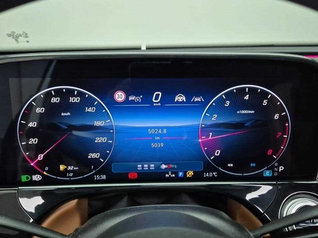 Mercedes Benz E class - Vista 6