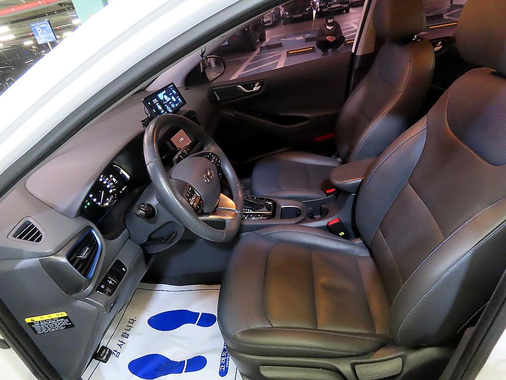 HYUNDAI Ioniq - Vista 6