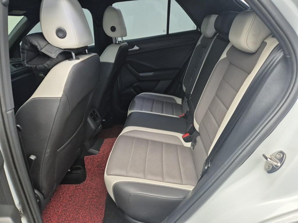 Volkswagen T-Roc - Vista 12