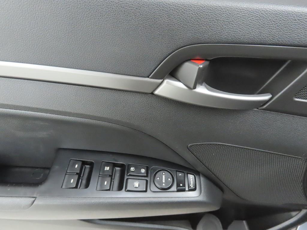 HYUNDAI Avante - Vista 9