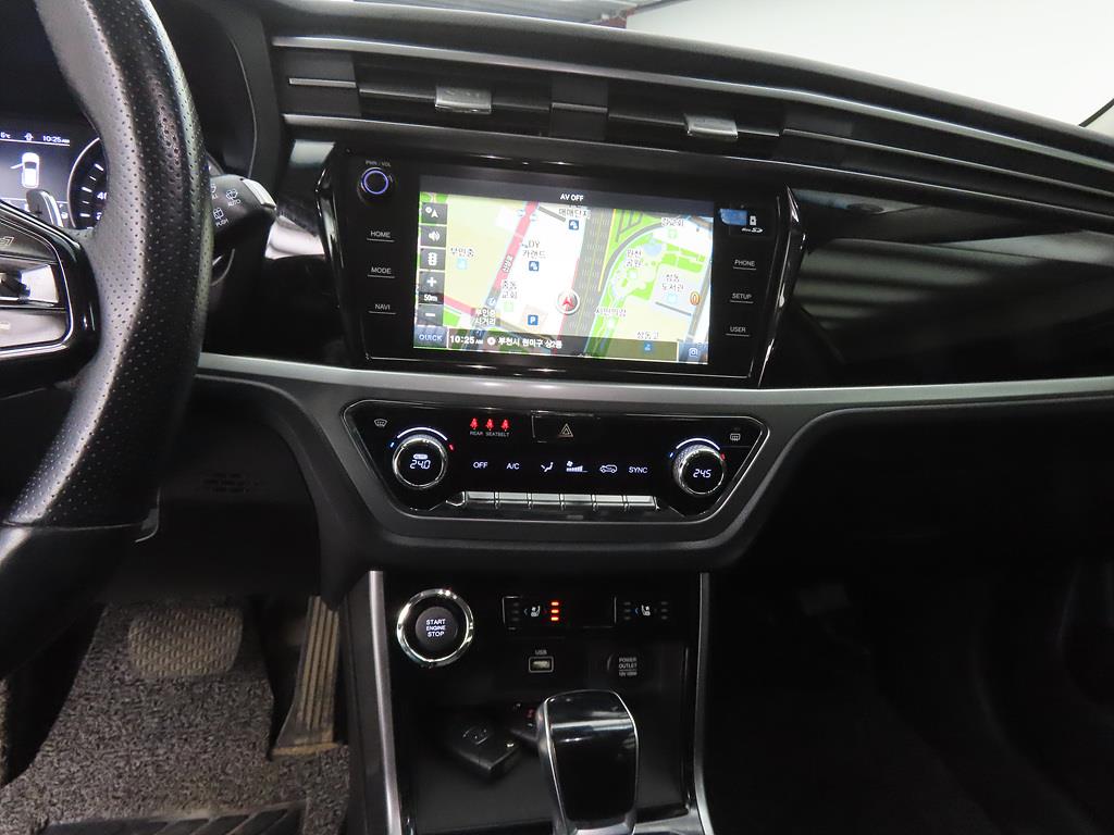 Ssangyong Korando - Vista 11