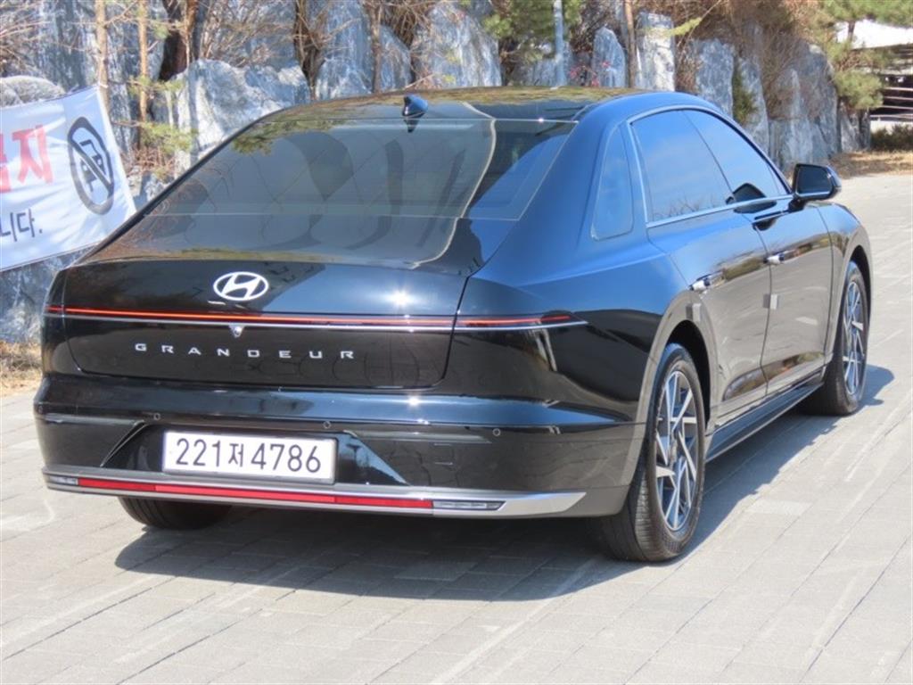 HYUNDAI Grandeur - Vista 5
