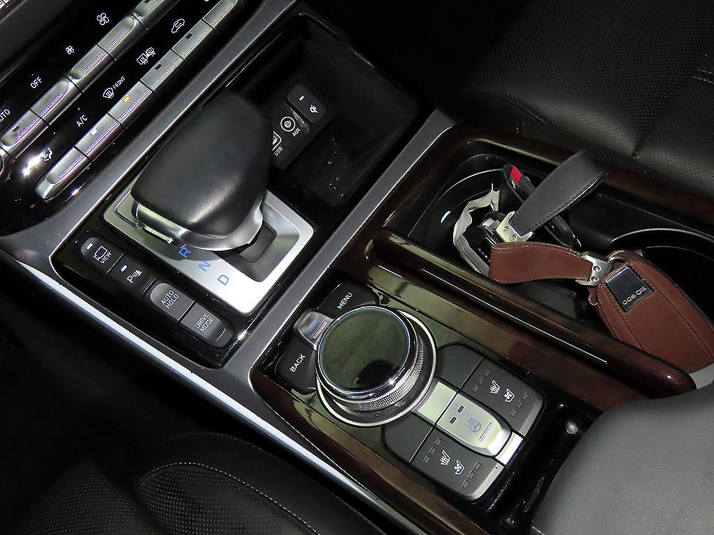 Genesis EQ900 - Vista 12