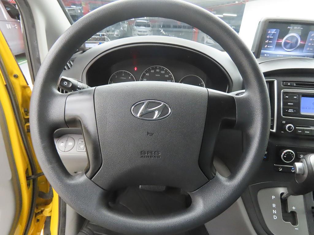 HYUNDAI Starex - Vista 8