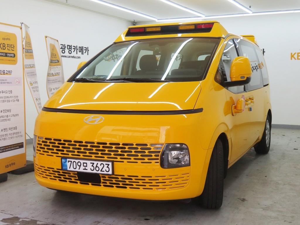 HYUNDAI Staria - Vista 2