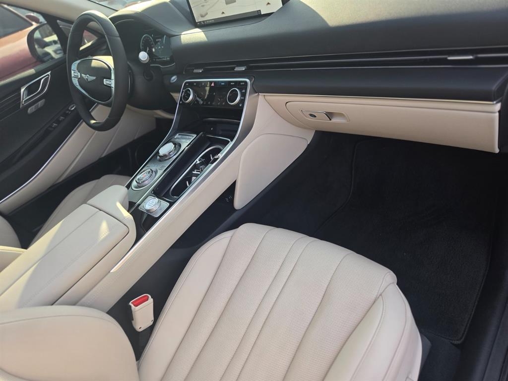 Genesis GV80 - Vista 11