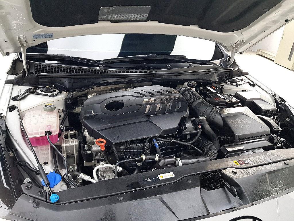 HYUNDAI Avante - Vista 6