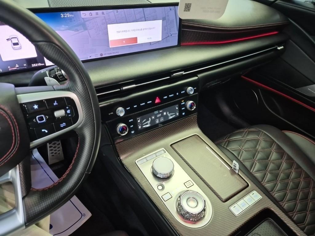 Genesis G80 - Vista 10