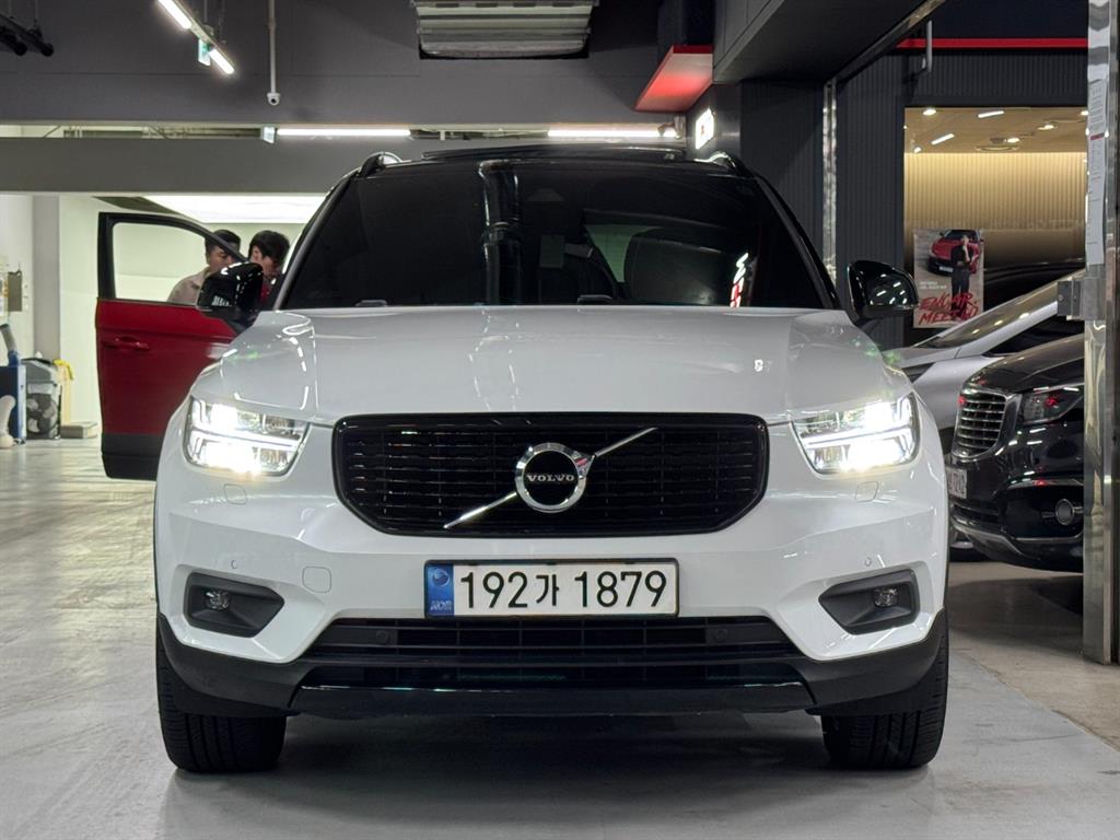 Volvo XC40 - Vista 3