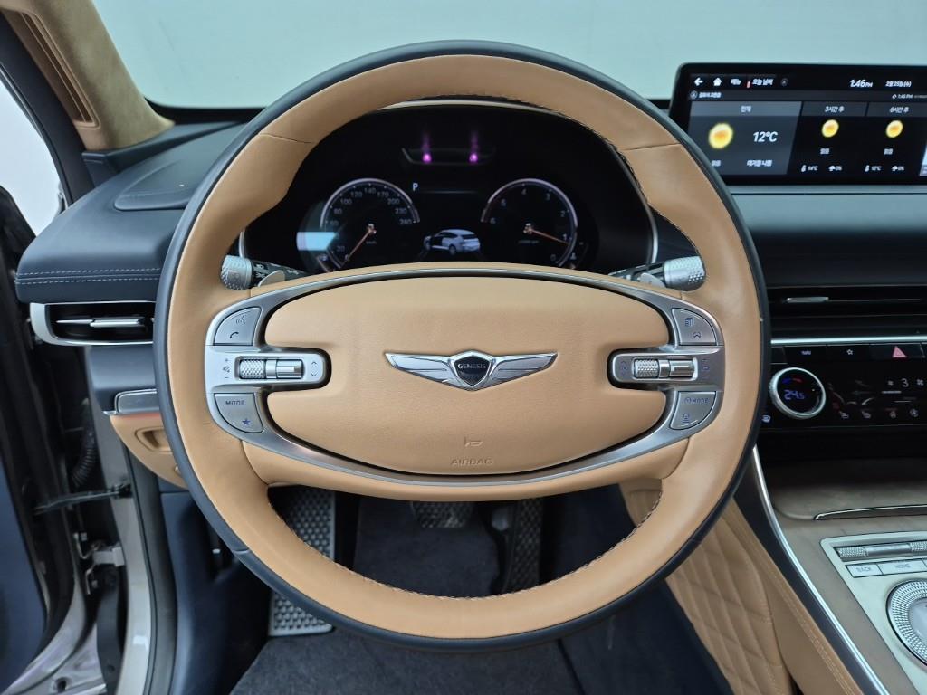 Genesis GV80 - Vista 9