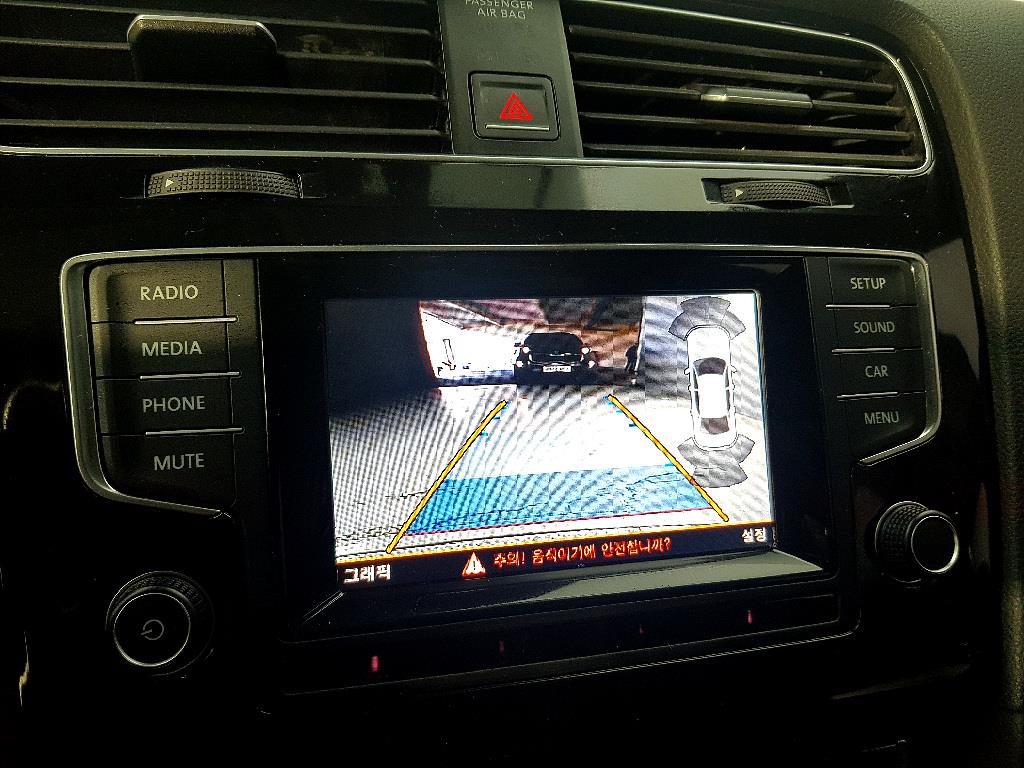 Volkswagen Golf - Vista 12