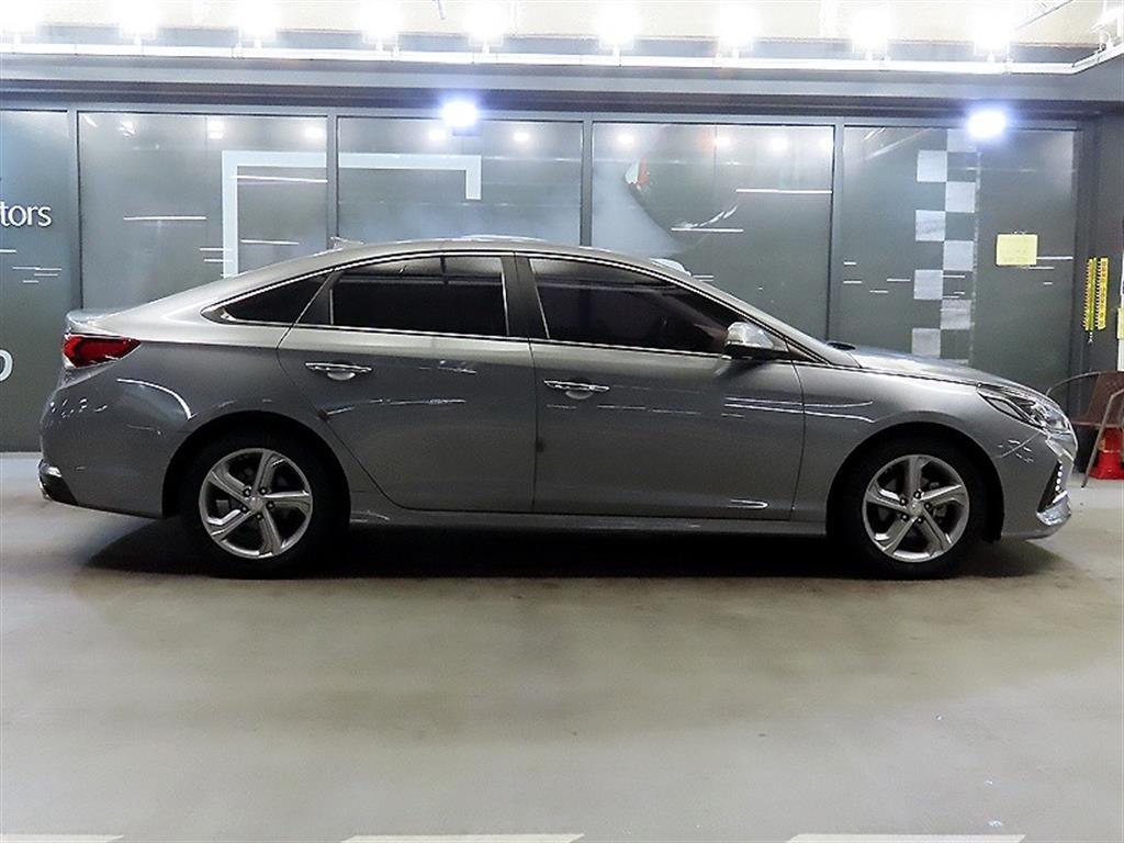 HYUNDAI Sonata - Vista 3