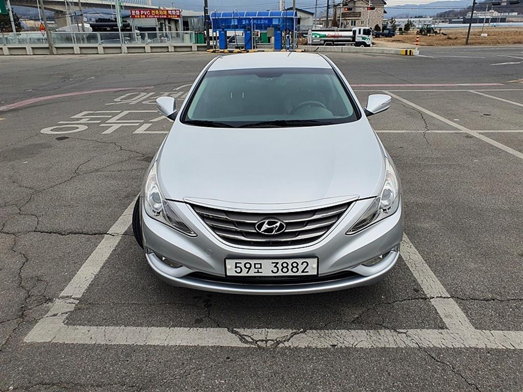 HYUNDAI Sonata - Vista 8