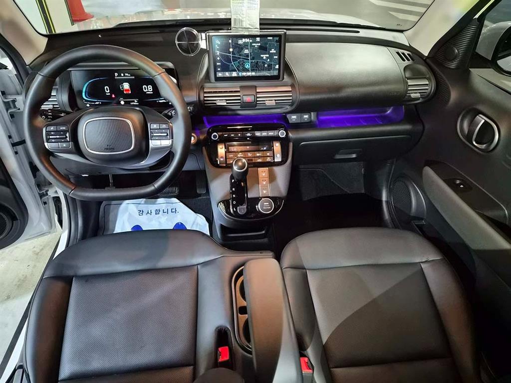 HYUNDAI Casper - Vista 10