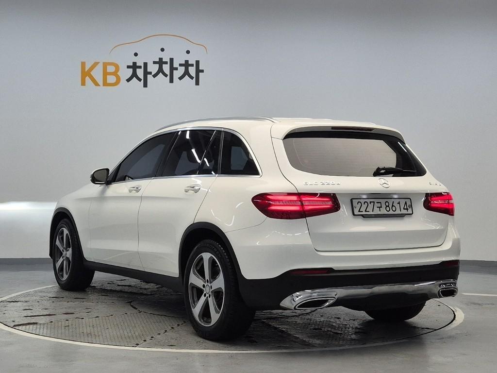 Mercedes Benz GLC Class - Vista 4