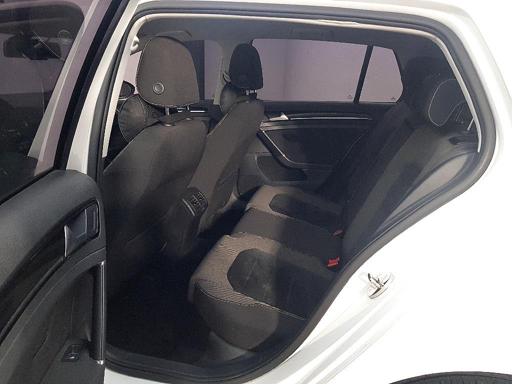 Volkswagen Golf - Vista 9