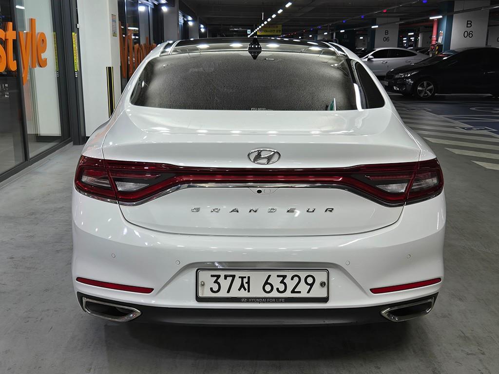 HYUNDAI Grandeur - Vista 5