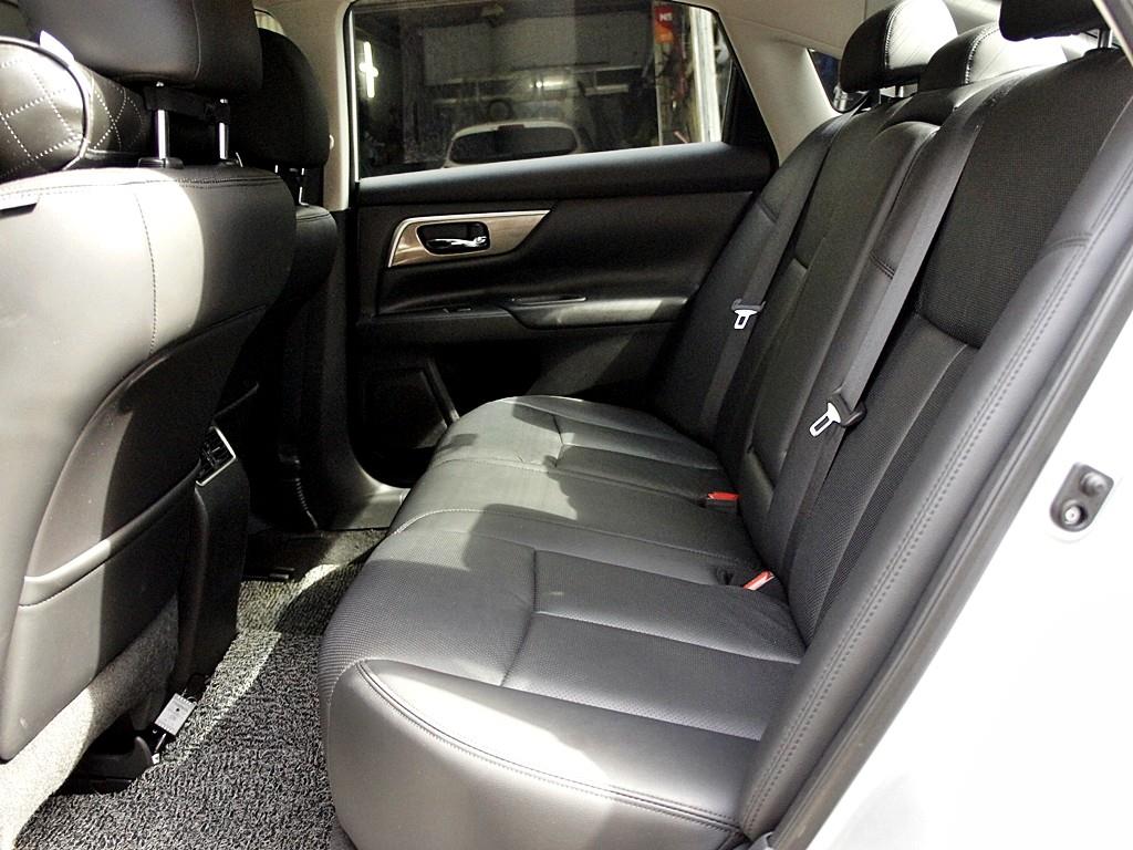 Nissan Altima - Vista 9