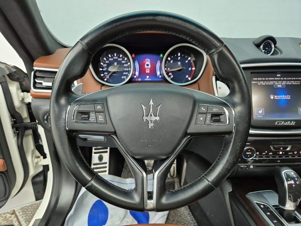 Maserati Ghibli - Vista 9