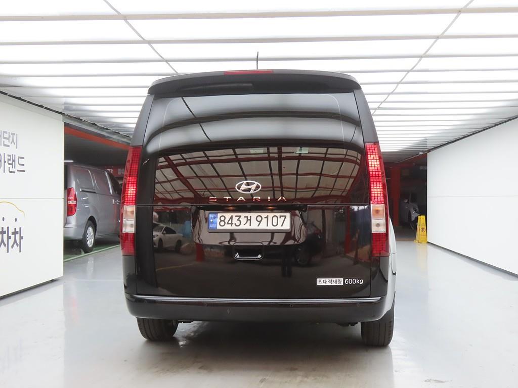 HYUNDAI Staria - Vista 3