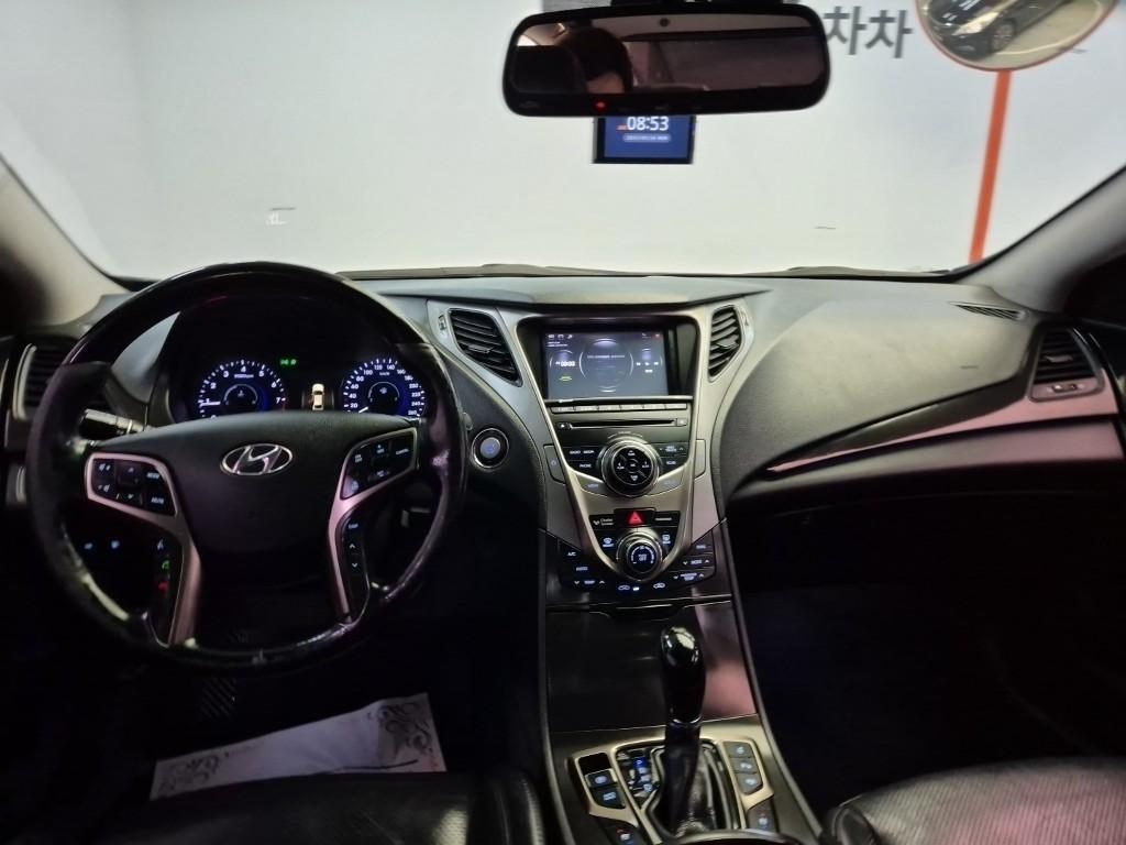 HYUNDAI Grandeur - Vista 7