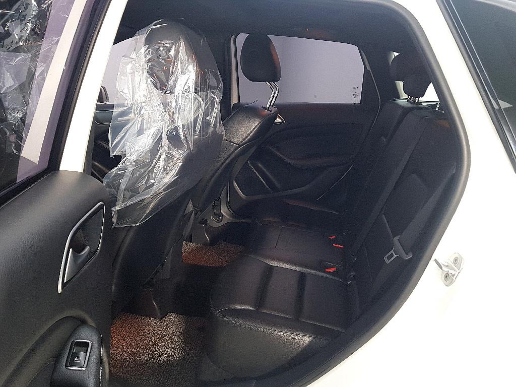 Mercedes Benz B Class (MY B) - Vista 9