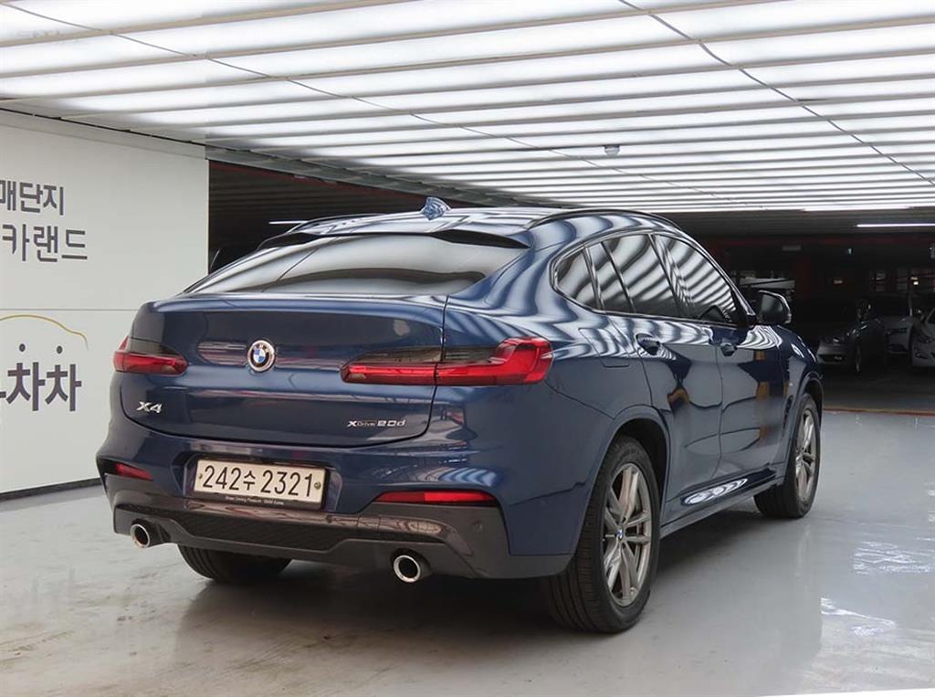 BMW X4 - Vista 4